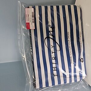 Thirty One Zipper Pouch